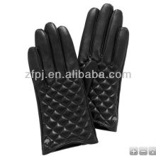 Gants en cuir bordés diamant